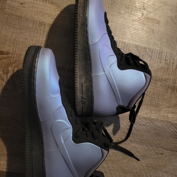 Nike holographic hightop Air force one size 10 men - Picture 3 of 4